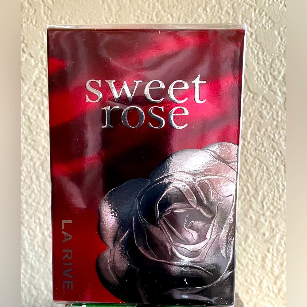 La Rive Sweet Rose Eau de Parfum 3.0 Fl. Oz.